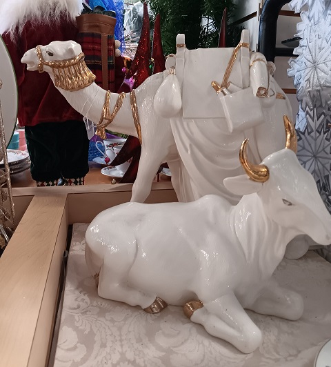 Camel and Cow White Gold Accents