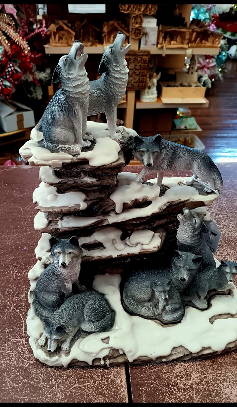 Wolves Figurine Sculpture