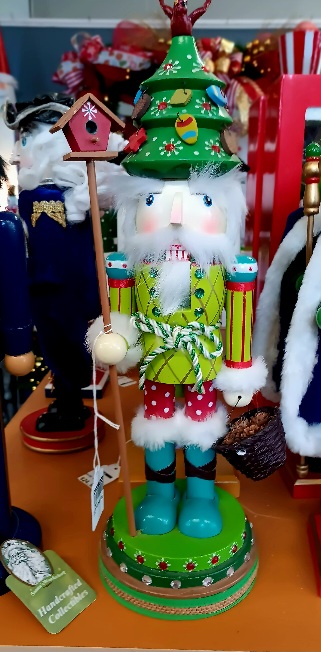 Nutcracker Tree Top Design